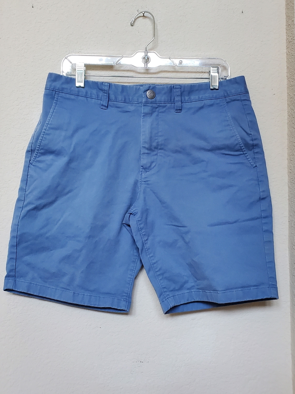Bonobos Blue Flat Front Stretch Chino Shorts. Size 33